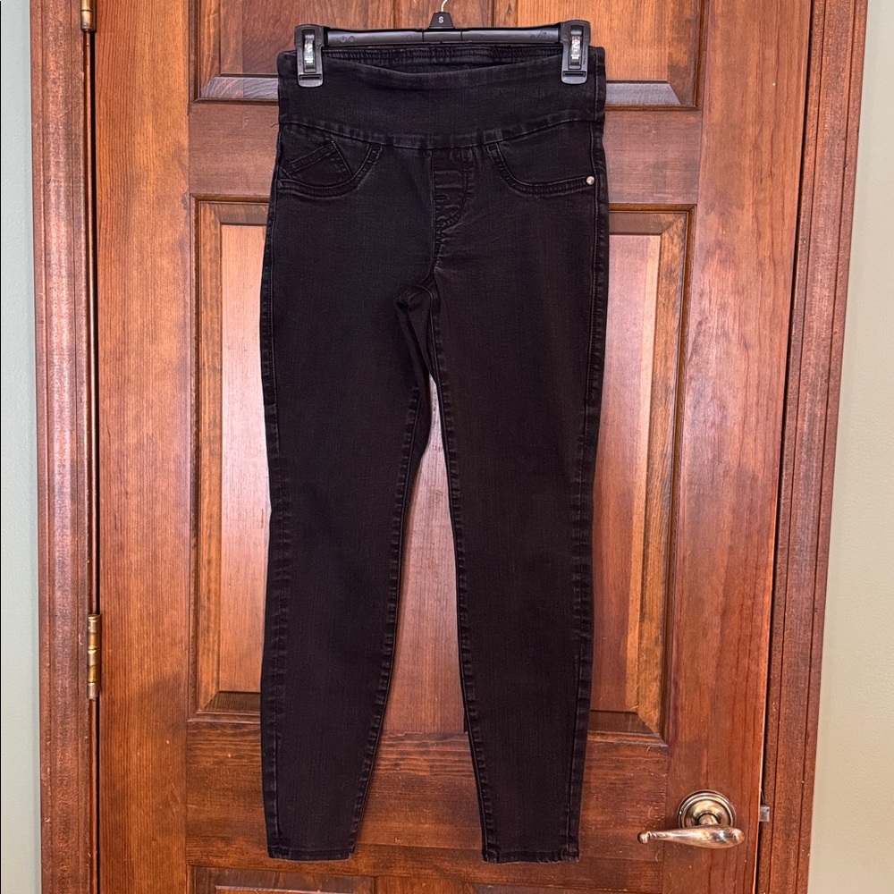 Rock & Republic Black Jeggings, 4P
